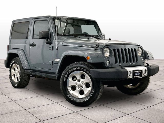 2014 Jeep Wrangler Sahara - 2