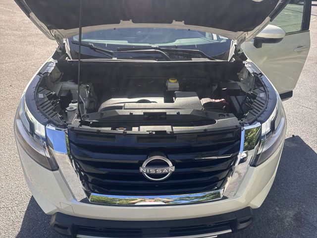 Used 2024 White Nissan SL image 34