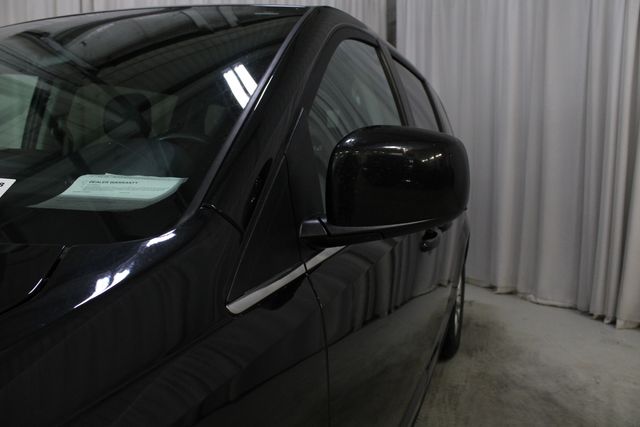 Used 2019 Black Dodge SXT image 32