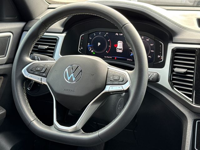 Used 2023 Silver Volkswagen 2.0T SE w/Technology image 13