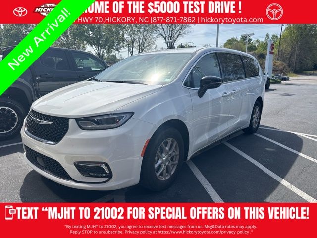 Bright White Clearcoat 2024 Chrysler Pacifica Touring L FWD Minivan Front-Wheel Drive 9-Speed Automatic