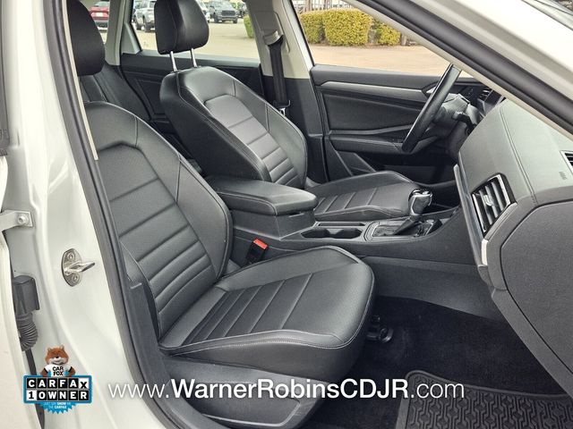 Used 2022 White Volkswagen 1.5T SE image 14