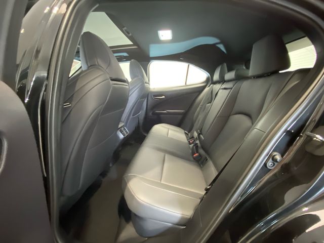 Used 2022  Lexus 250h F SPORT image 15