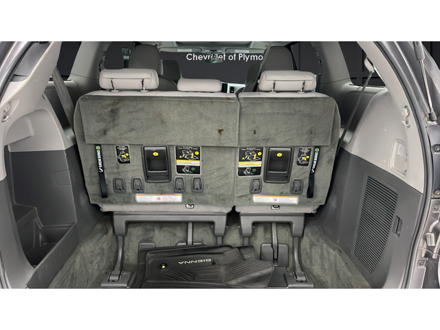 Used 2017 Predawn Gray Mica Toyota XLE image 28