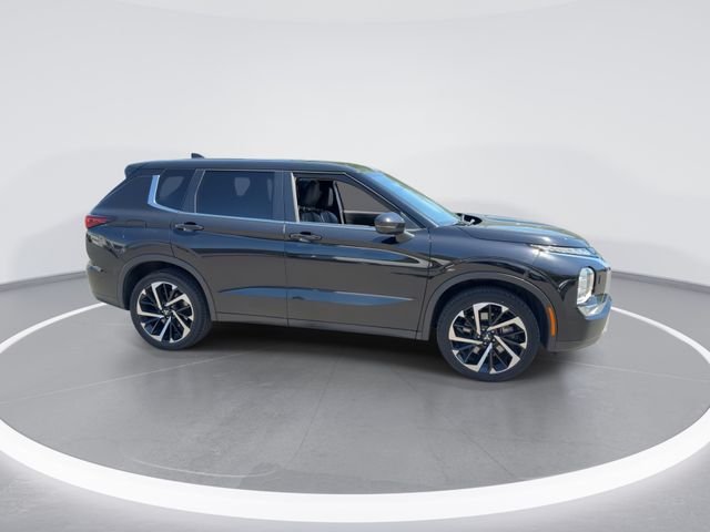 Used 2024 Black Mitsubishi  image 9