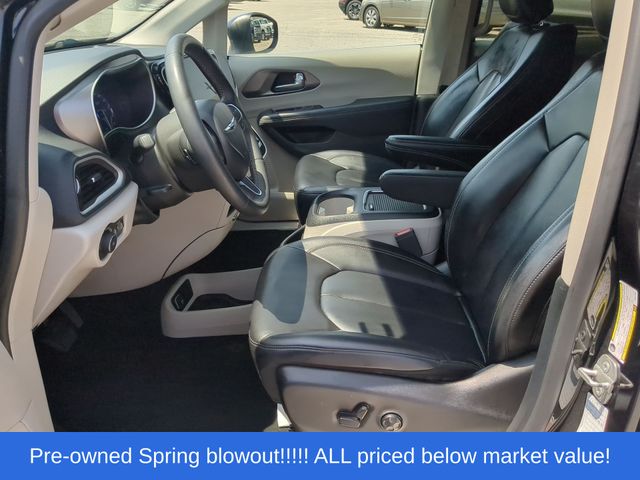 Used 2023 Black Chrysler Touring L image 22