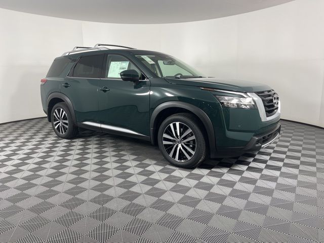 2024 Nissan Pathfinder Platinum 2