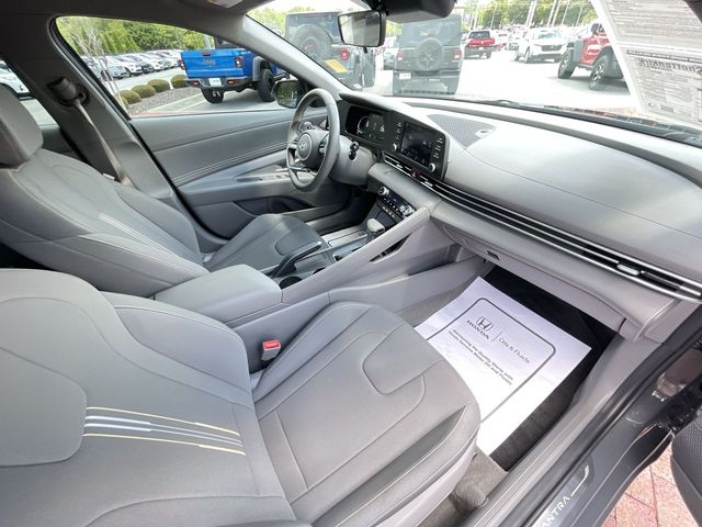Used 2025 Hyundai Elantra Sedan