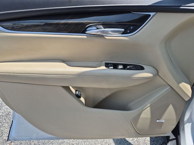 2018 Cadillac XT5 Base - Photo 9
