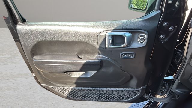 Used 2024 Black Jeep Sport S image 17