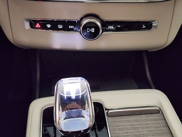 2026 Volvo XC90 Ultra - Photo 19