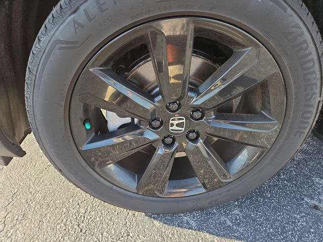 Used 2025 Honda Pilot SUV
