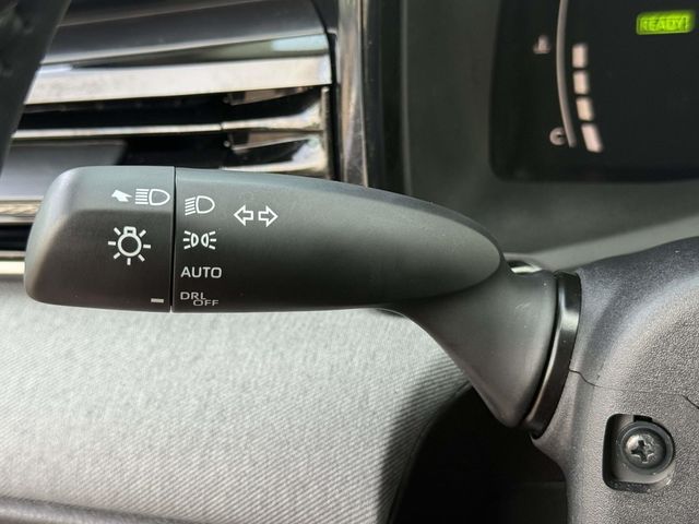 Used 2025  Toyota LE image 25
