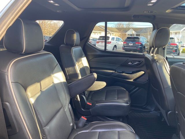 used 2023 Chevrolet Traverse car, priced at $28,204