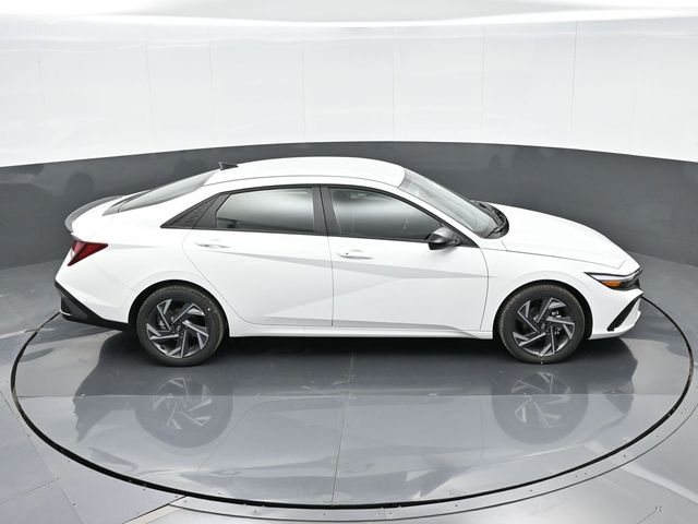 2025 Hyundai Elantra SEL 27