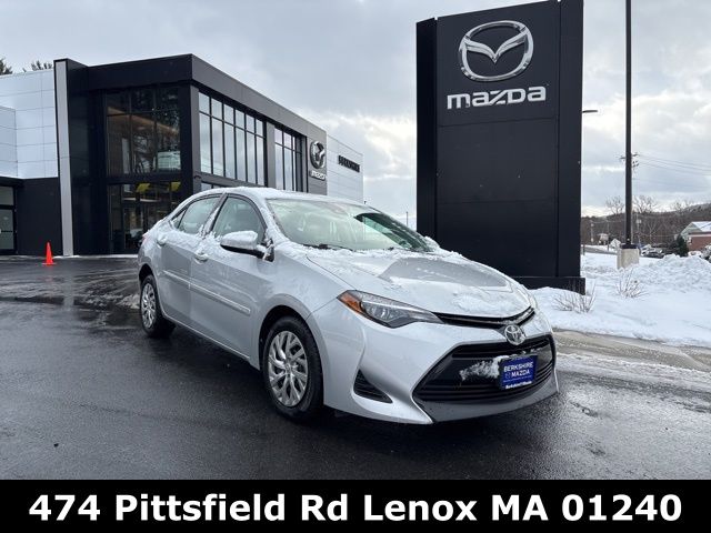 2019 Toyota Corolla LE's photo