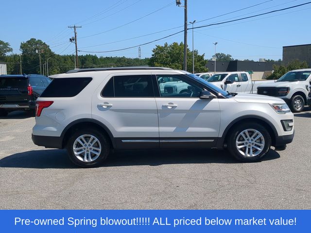 Used 2017 White Ford XLT image 14