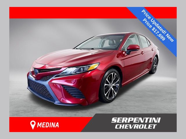 Pearl 2018 Toyota Camry Sedan Front-Wheel Drive 8-Speed Automatic