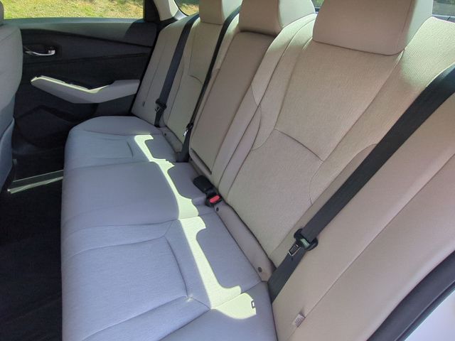 Used 2026 White Honda SE image 28