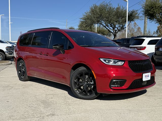 2026 Chrysler Pacifica Select - 1