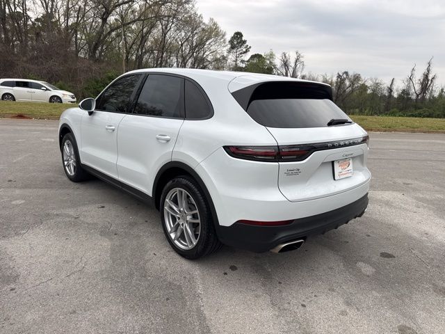 Used 2019  Porsche Base image 5