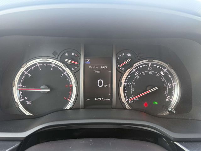 Used 2022  Toyota Limited image 19