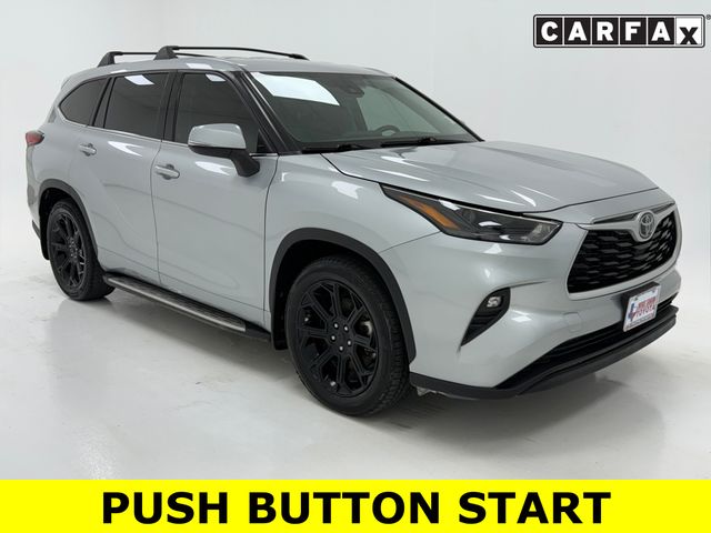 Gray 2022 Toyota Highlander LE FWD SUV / Crossover Front-Wheel Drive 8-Speed Automatic