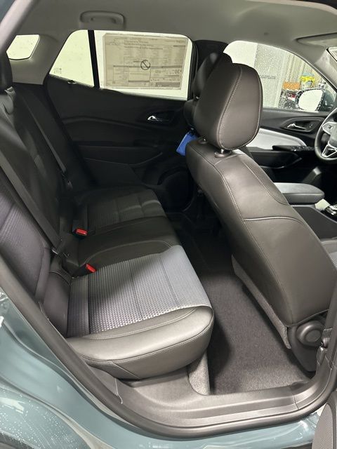2025 Chevrolet Trax LT photo