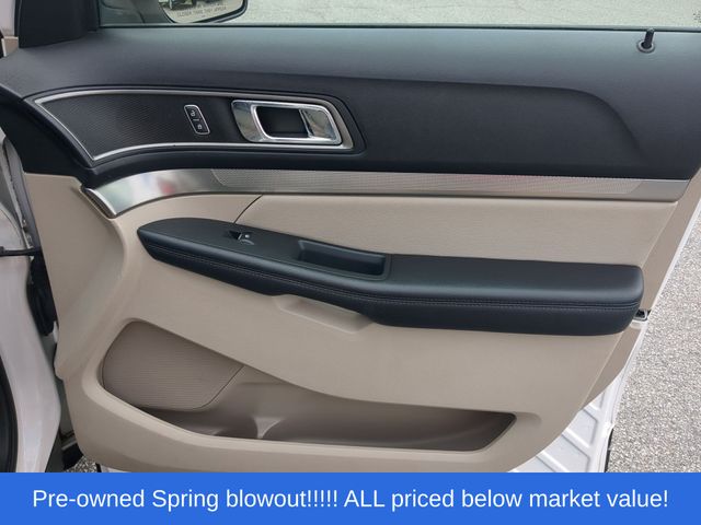 Used 2019 White Platinum Clearcoat Metallic Ford XLT image 46