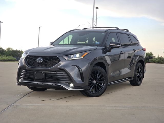 Magnetic Gray Metallic 2024 Toyota Highlander SUV / Crossover Front-Wheel Drive 8-Speed Automatic