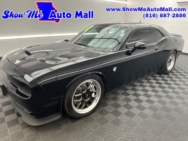 Pitch Black Clearcoat 2016 Dodge Challenger Coupe Rear-Wheel Drive 6-Speed Manual