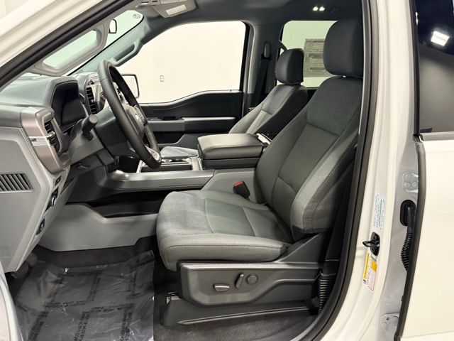 2025 Ford F-150 XLT photo