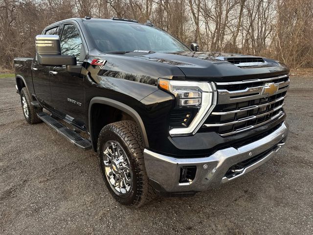 2026 Chevrolet Silverado 2500HD - Image 9