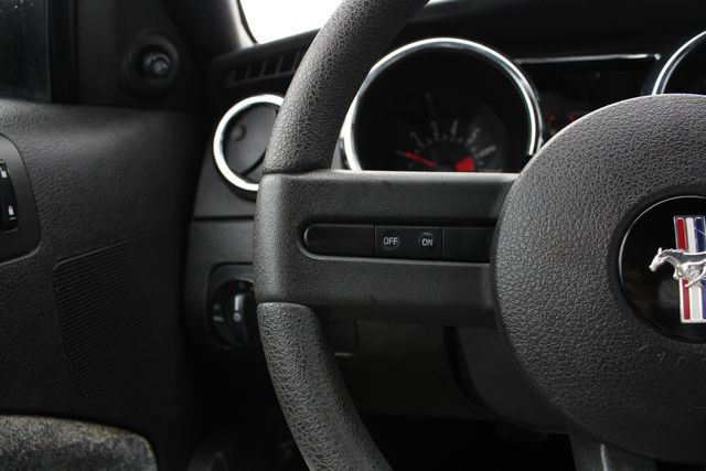 Used 2008 Silver Ford V6 Deluxe image 12