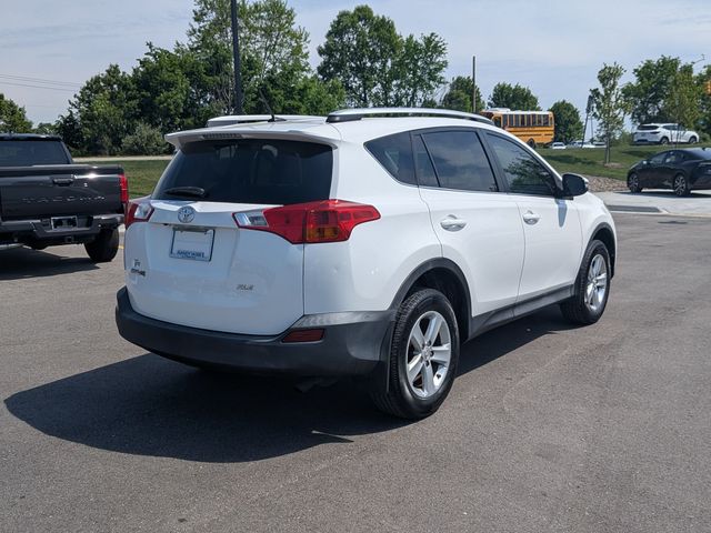 2014 Toyota RAV4 - Image 5