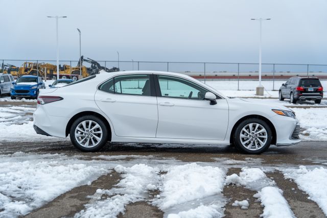 2023 Toyota Camry LE 8