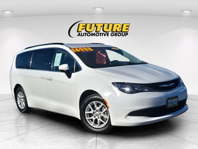 Bright White Clearcoat 2020 Chrysler Voyager LXi FWD Minivan Front-Wheel Drive 9-Speed Automatic