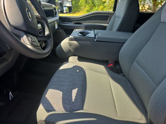 New 2026 Agate Black Metallic Ford F-250® XLT image 15