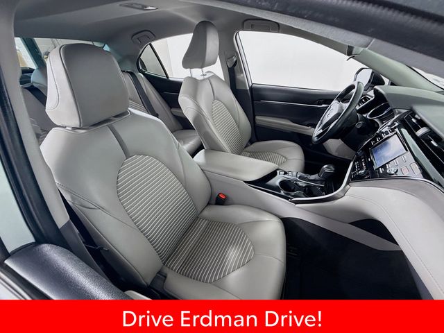 Used 2020 Toyota Camry Hybrid Sedan