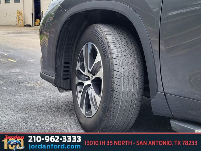 Used Car 2023 Toyota Highlander Hybrid  Xle For Sale Under $40,000 In San Antonio, Texas