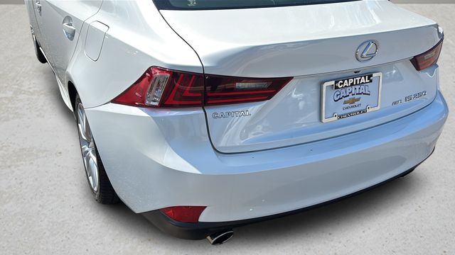 Used 2014  Lexus 250 image 39