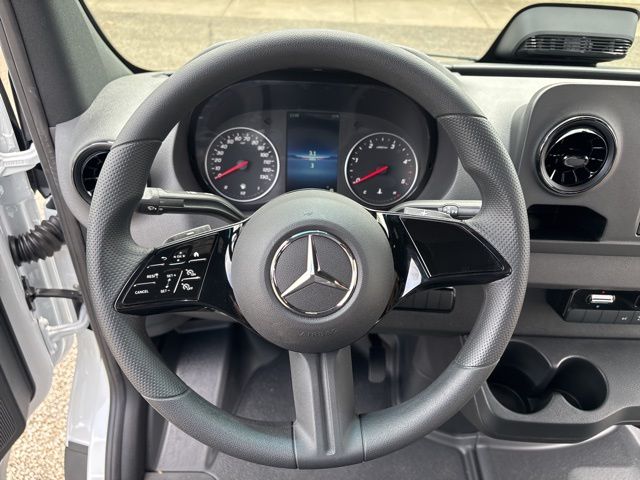 2025 Mercedes-Benz Sprinter 2500 Cargo 144 WB photo