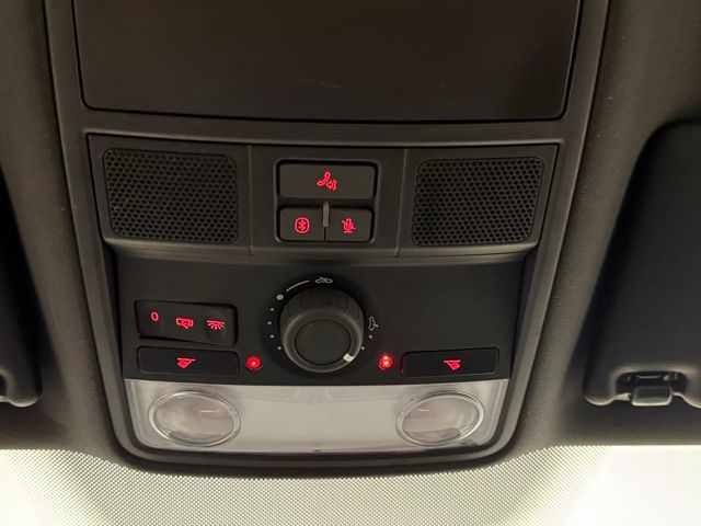 2010 Volkswagen GTI photo