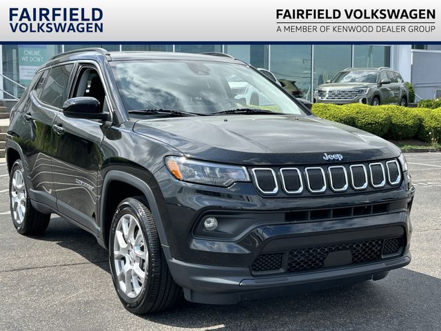 Diamond Black Crystal Pearlcoat 2022 Jeep Compass SUV / Crossover Four-Wheel Drive 9-Speed Automatic