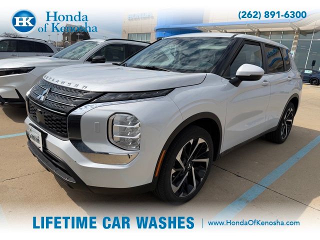 Black Diamond 2022 Mitsubishi Outlander ES S-AWC SUV / Crossover All-Wheel Drive Continuously Variable Transmission