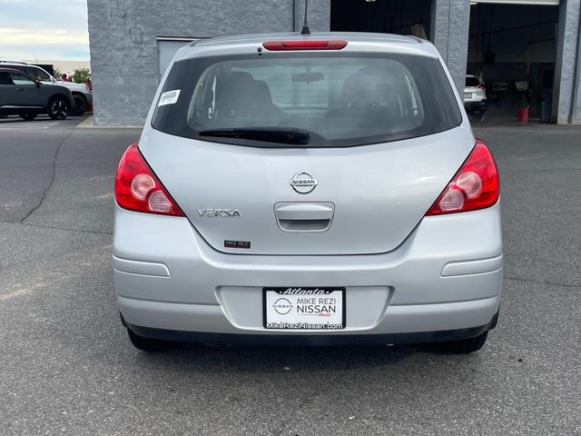 2011 Nissan Versa 1.8 S 4