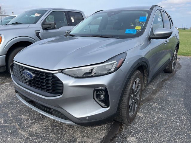 Iconic Silver Metallic 2023 Ford Escape Platinum AWD SUV / Crossover All-Wheel Drive 8-Speed Automatic
