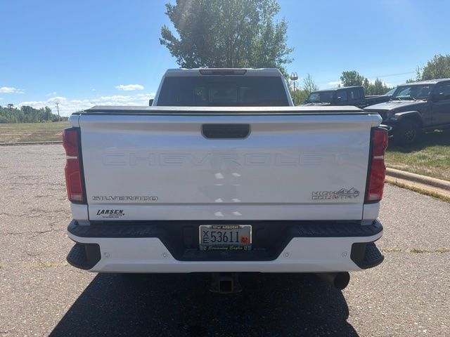 2024 Iridescent Pearl Tricoat Chevrolet Silverado 2500HD High Country 4X4 Truck