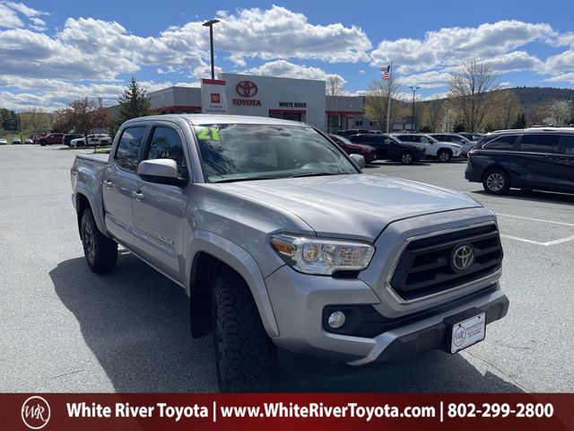 2021 Toyota Tacoma SR5 V6 Double Cab 4WD Plata (Silver Sky Metallic) Camioneta Todo terreno 6 velocidades Automática
