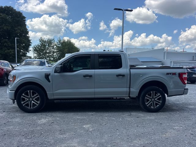 Used 2022 White Ford XL image 2